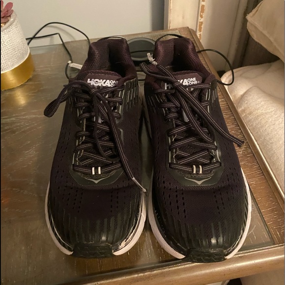MAKE OFFER Hoka shoes - Picture 3 of 5